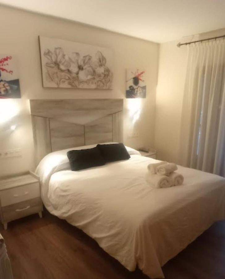 Hotel Hostal Muela De San Juan